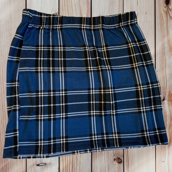 ❌DONATED❌Navy Blue Preppy Tartan Plaid Pattern Mini Skirt - Picture 3 of 10